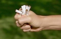 控制吸毒量就没有那么大的危害吗？